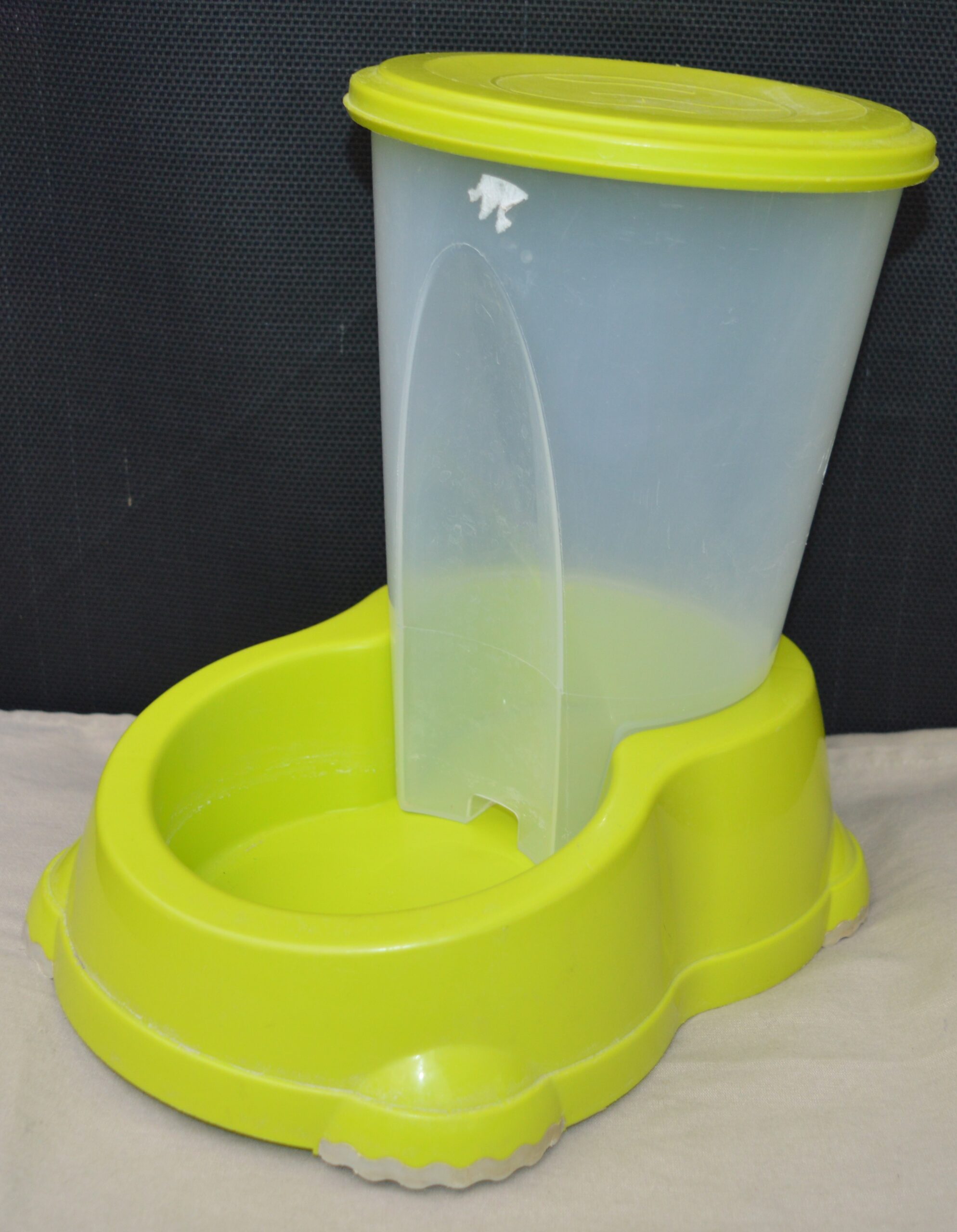 Distributeur de croquettes